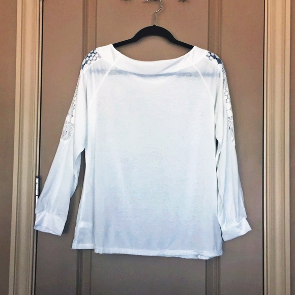 White Long Sleeve Lace Cutout Tee - Picture 4 of 4